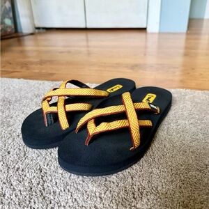 Teva Yellow and Black Flip Flops